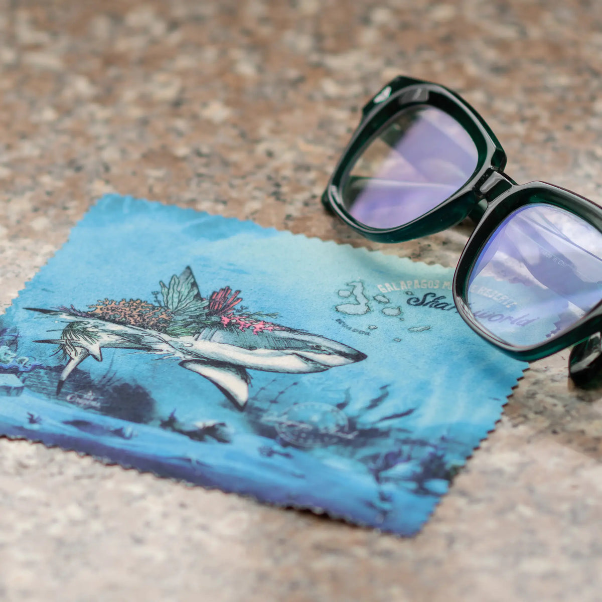 Limpia Gafas tiburon de Galapagos