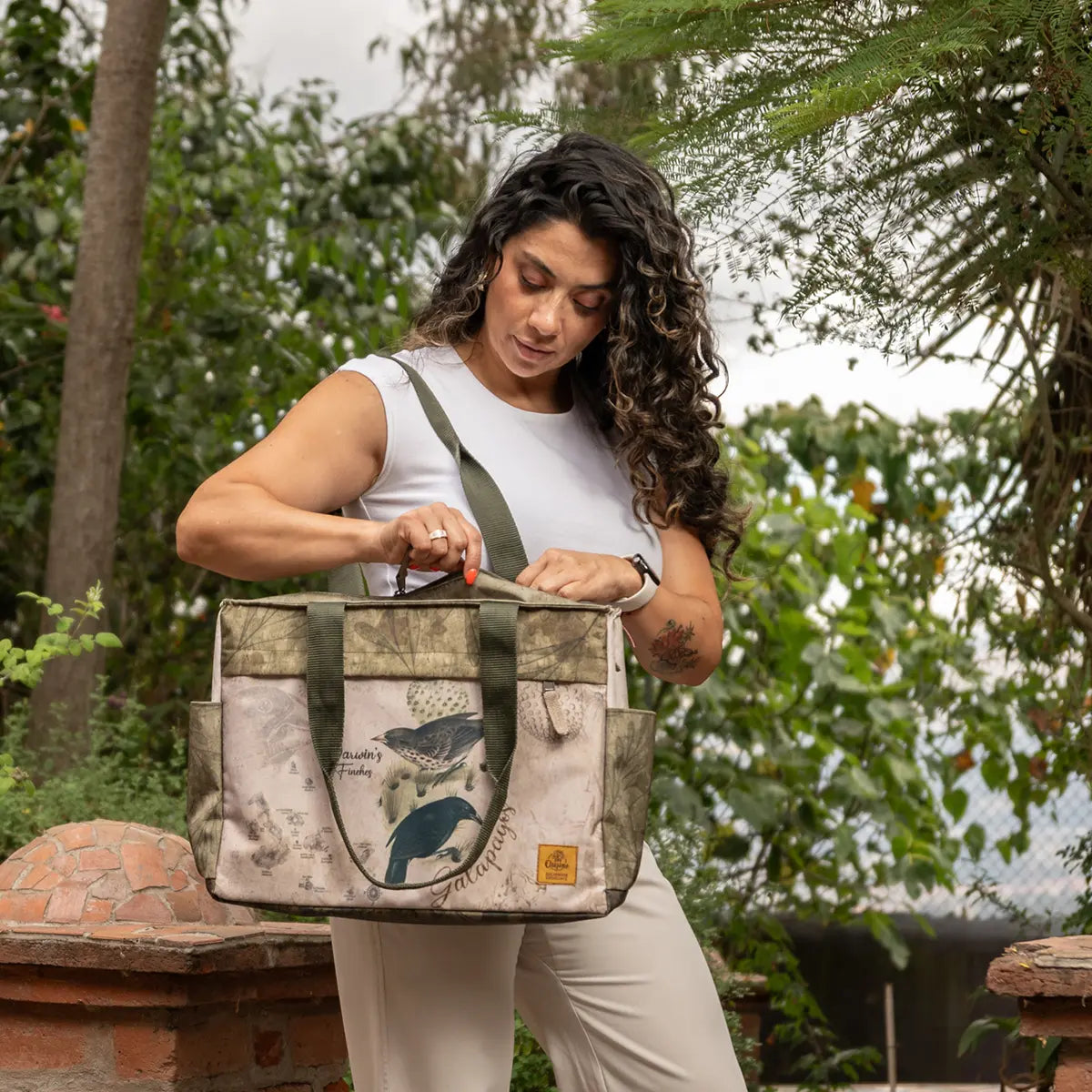 Darwin's Finches Travel Bag